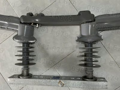 Nắp chụp cầu dao cách ly bảo vệ đầu nối an toàn, tăng hiệu quả cách điện